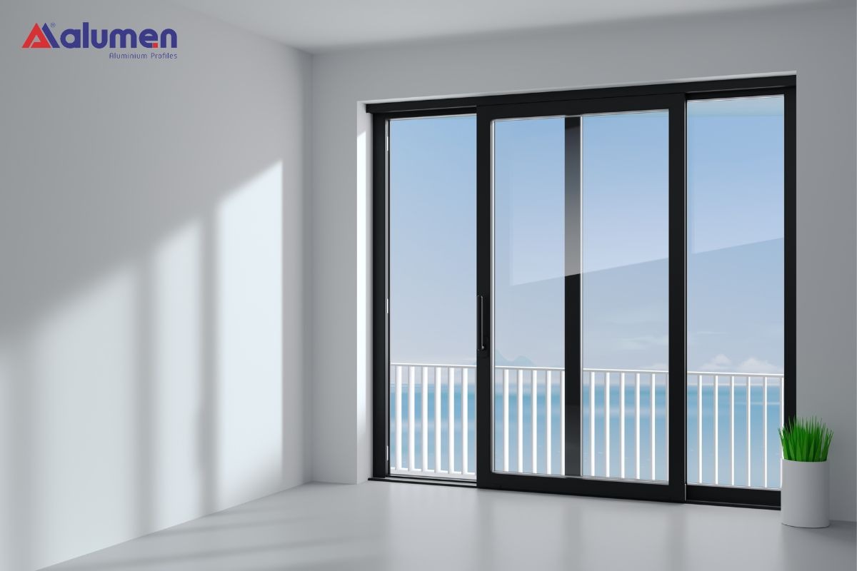 Nhôm Xingfa hệ 65 có độ bền cơ học và tính thẩm mỹ cao nên thường được ứng dụng làm cửa sổ, cửa đi và vách dựng kính.