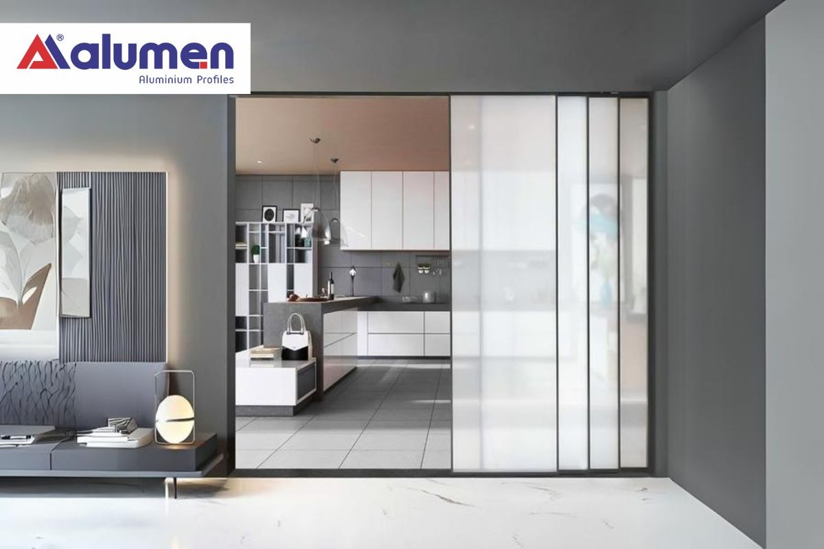 Cửa lùa 4 cánh về 1 bên làm từ nhôm hệ Slim.