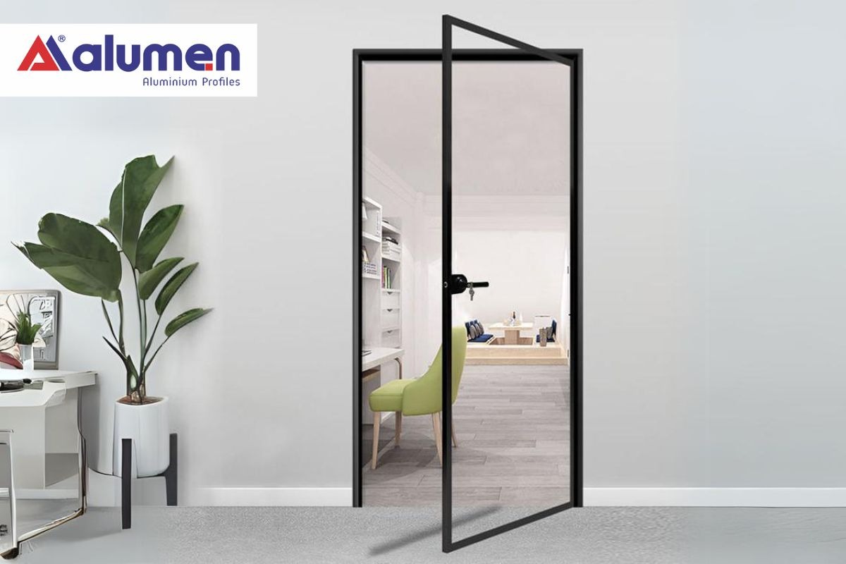 Cửa nhôm 1 cánh mở quay hệ Slim ngăn cách không gian phòng làm việc.