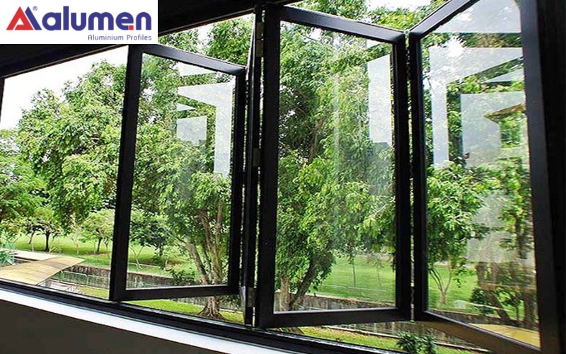 4 cánh của cửa nhôm Xingfa Alumen có thể được gấp lại ngay ngắn, dễ dàng