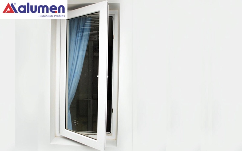 Cửa sổ nhôm Xingfa Alumen mở quay 1 cánh thường được làm từ nhôm Xingfa hệ 55, 65