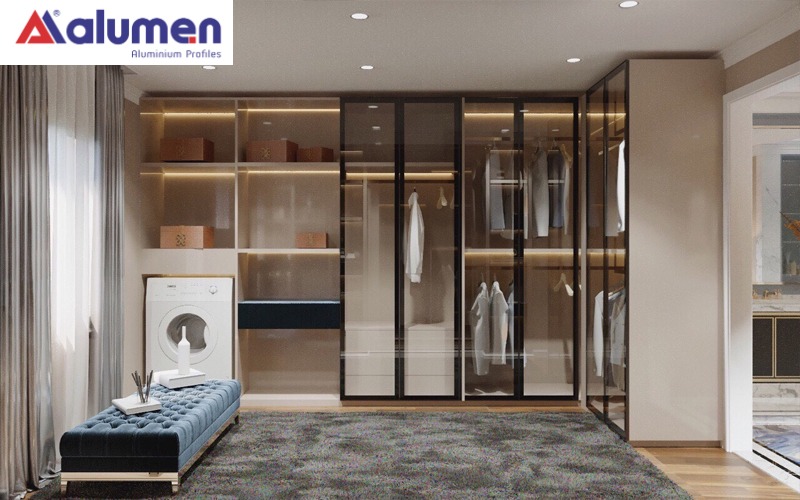 Tủ quần áo mở quay phù hợp với những phòng ngủ có không gian rộng