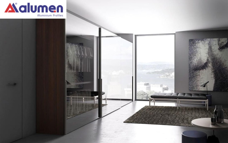 Mẫu tủ quần áo nhôm kính mờ thanh lịch, trang trọng