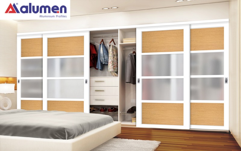 Mẫu tủ quần áo nhôm kính mờ thanh lịch, trang trọng