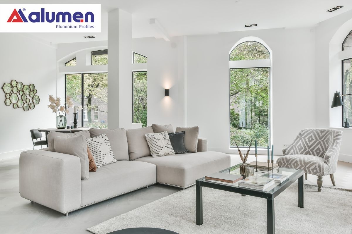 Bạn cần chọn các mẫu cửa sao cho kích thước các cửa hài hòa với nhau và phù hợp với không gian sống trong nhà.