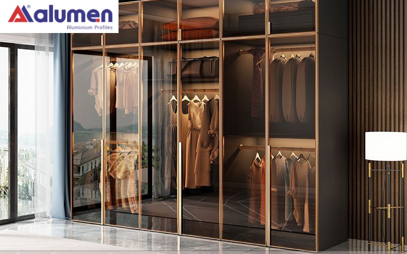 Tủ quần áo nhôm kính màu với đa dạng sắc độ
