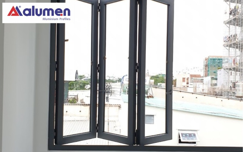 Mẫu cửa sổ nhôm xingfa hệ 55 xếp gấp 3 cánh