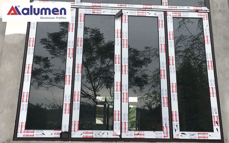 Mẫu cửa sổ nhôm Xingfa 4 cánh mở hất dành cho công trình có diện tích dưới 150m2