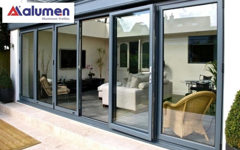 Cửa chính nhôm biệt thự mở quay 6 cánh sang trọng dành cho phong cách nội thất hiện đại