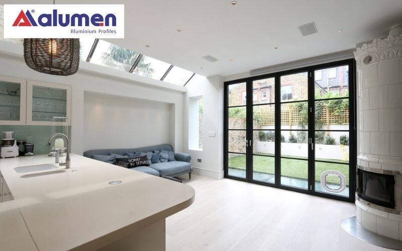 Mẫu cửa chính nhôm nhà cấp 4 mở quay 4 cánh dành cho gia chủ mệnh Thổ