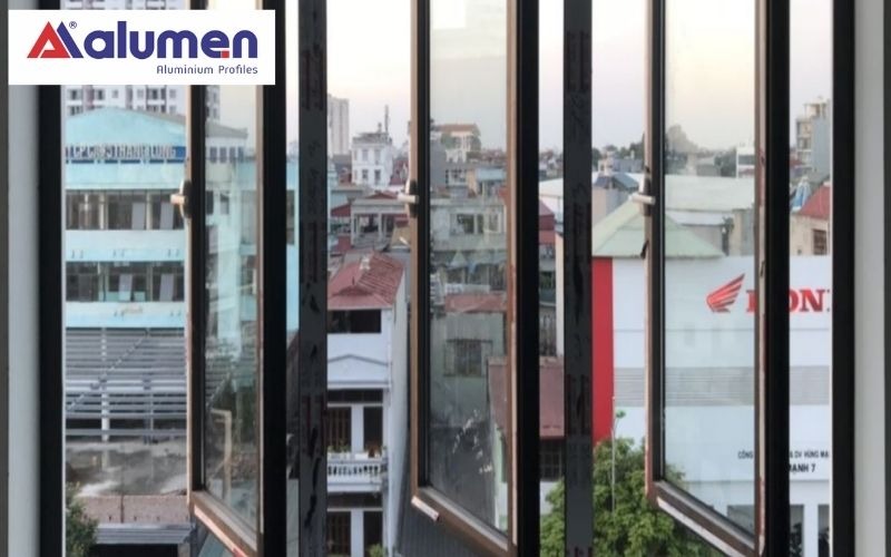 Cửa sổ nhôm biệt thự mở quay 4 cánh đẹp sang dành cho gia chủ mệnh Mộc